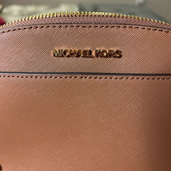 Authentic Michael Kors Crossbody Bag💕 Only carried once! Open to offers 💕 - Picture 6 of 12